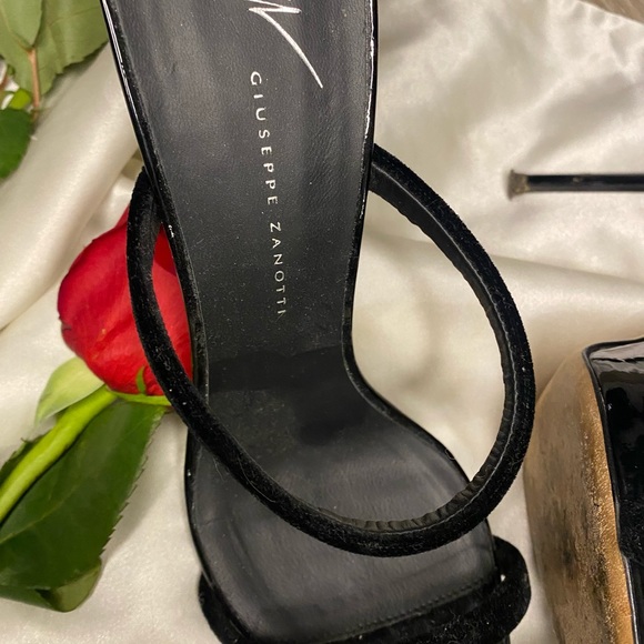 Giuseppe Zanotti Shoes - Giuseppi heals in black - Style Harmony